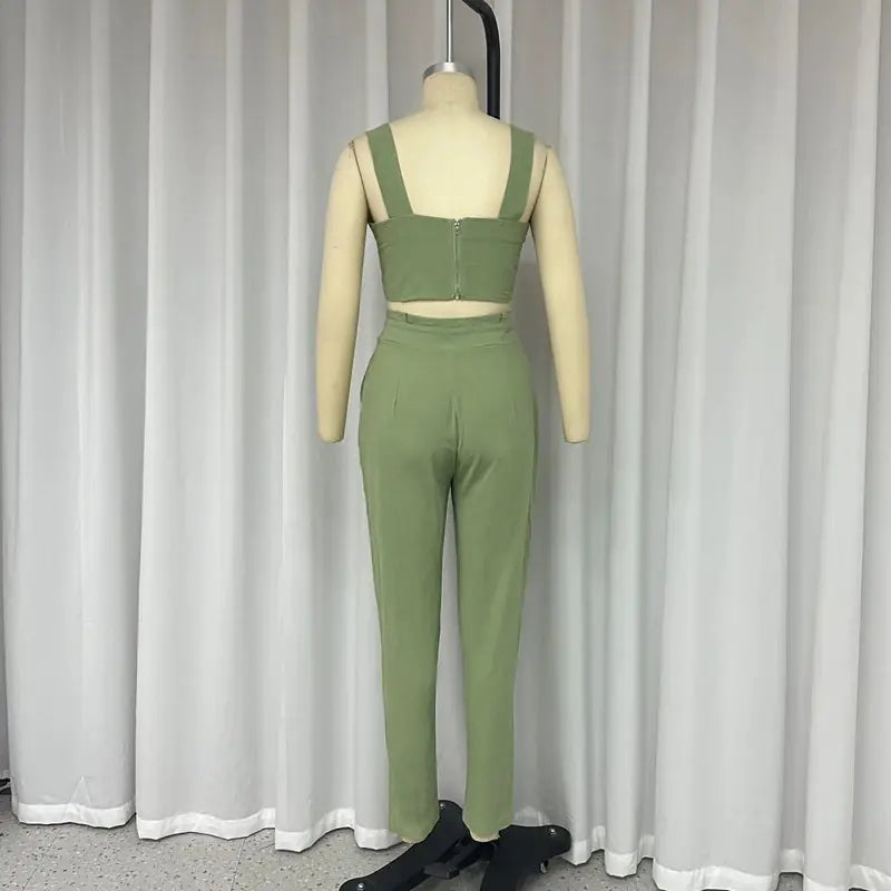 Conjunto de Top Corto y Pantalones de Cintura Alta