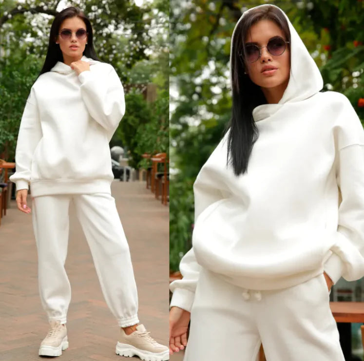 Conjunto de Suéter con Capucha y Pantalones