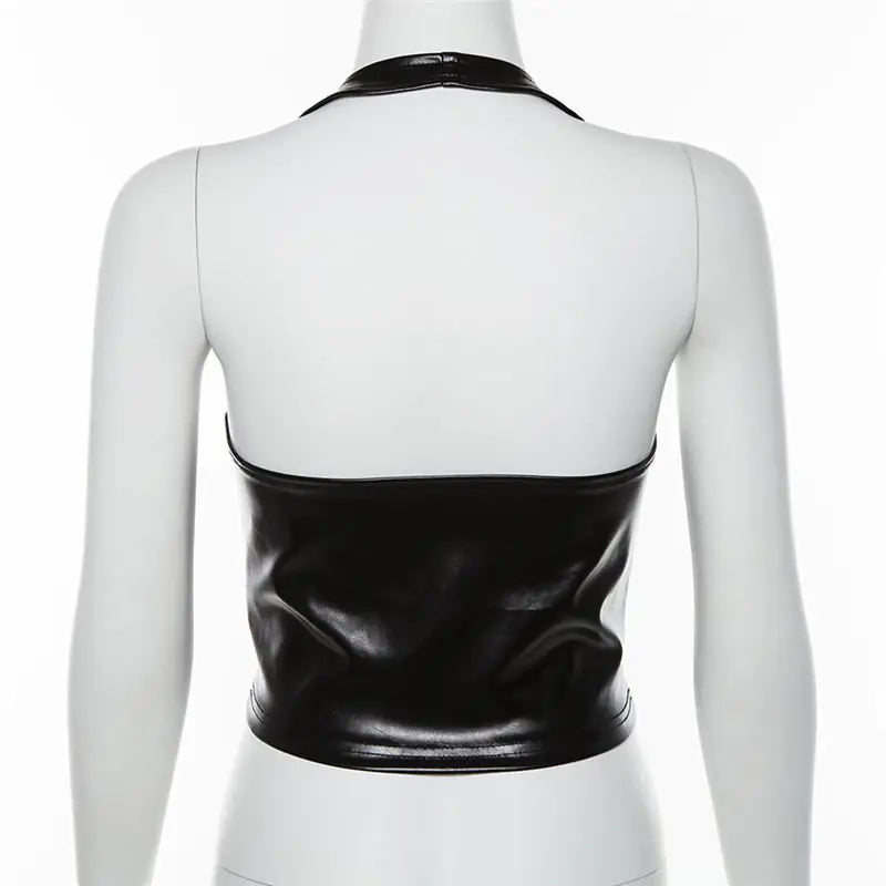 Top Corto Halter de Cuero PU Negro – Sexy y Sin Espalda