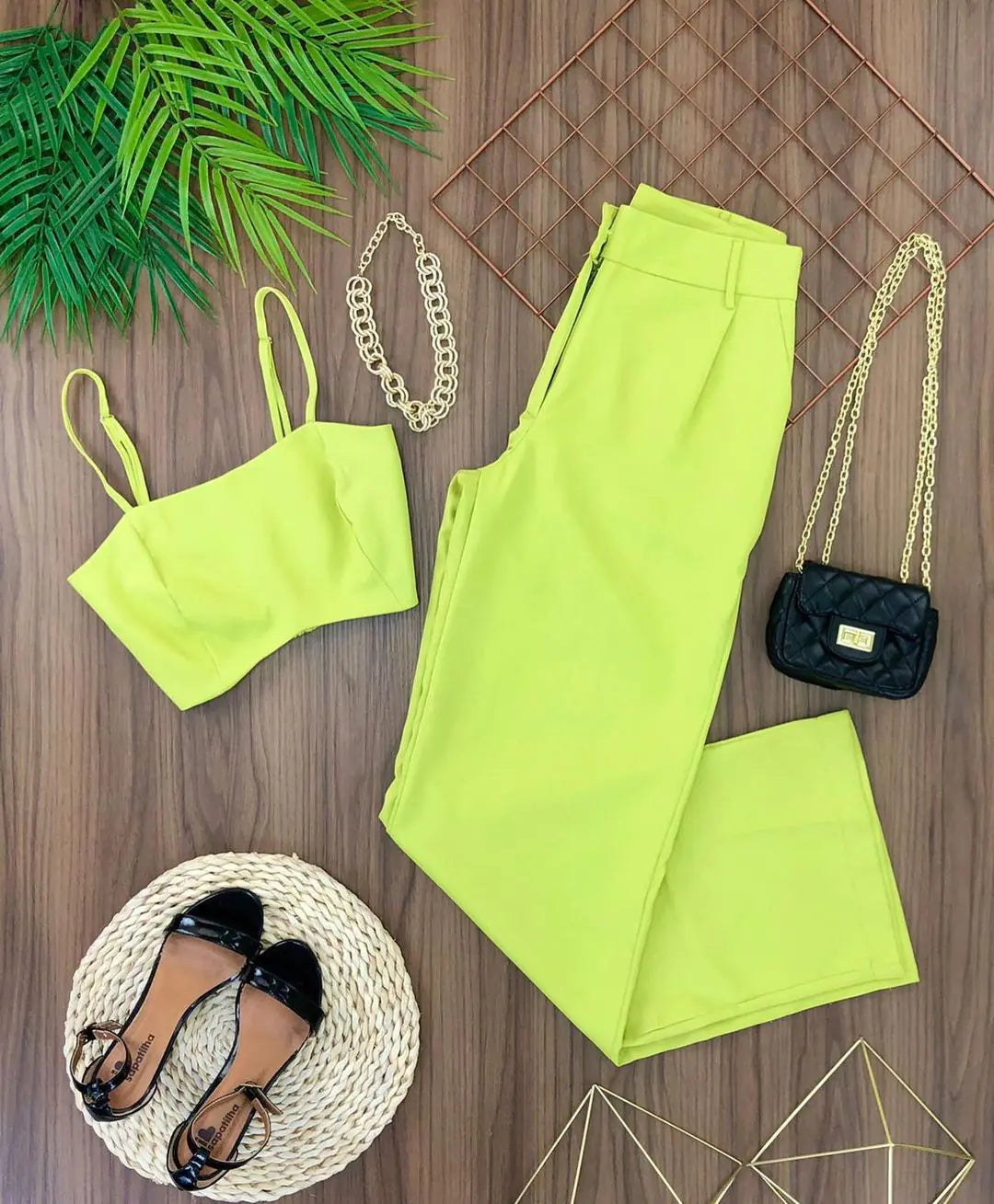Conjunto Casual de Dos Piezas con Tirantes Ajustables