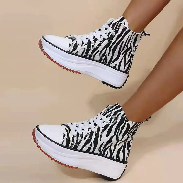 Zapatos Blancos de Punta Redonda con Suela Gruesa