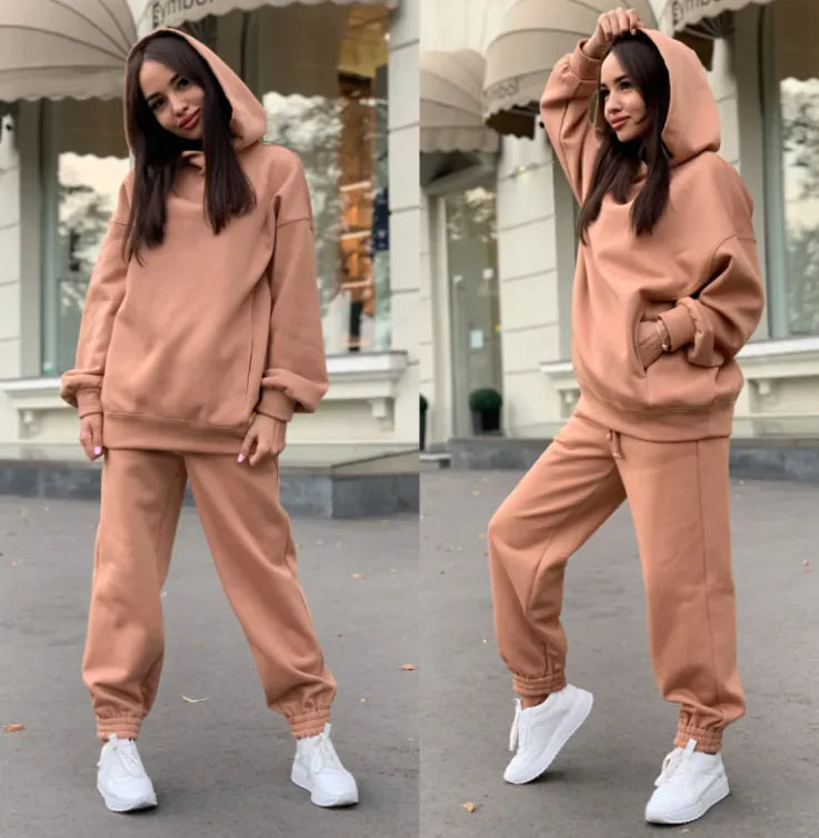 Conjunto de Suéter con Capucha y Pantalones