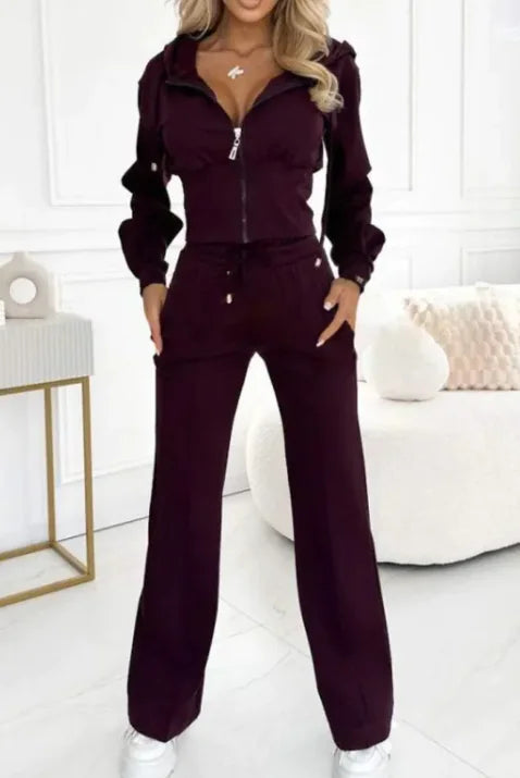 Conjunto Chaqueta con Capucha y Pantalón