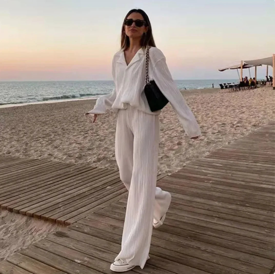 Conjunto de Dos Piezas Seda Efecto – Top y Pantalón Plisado