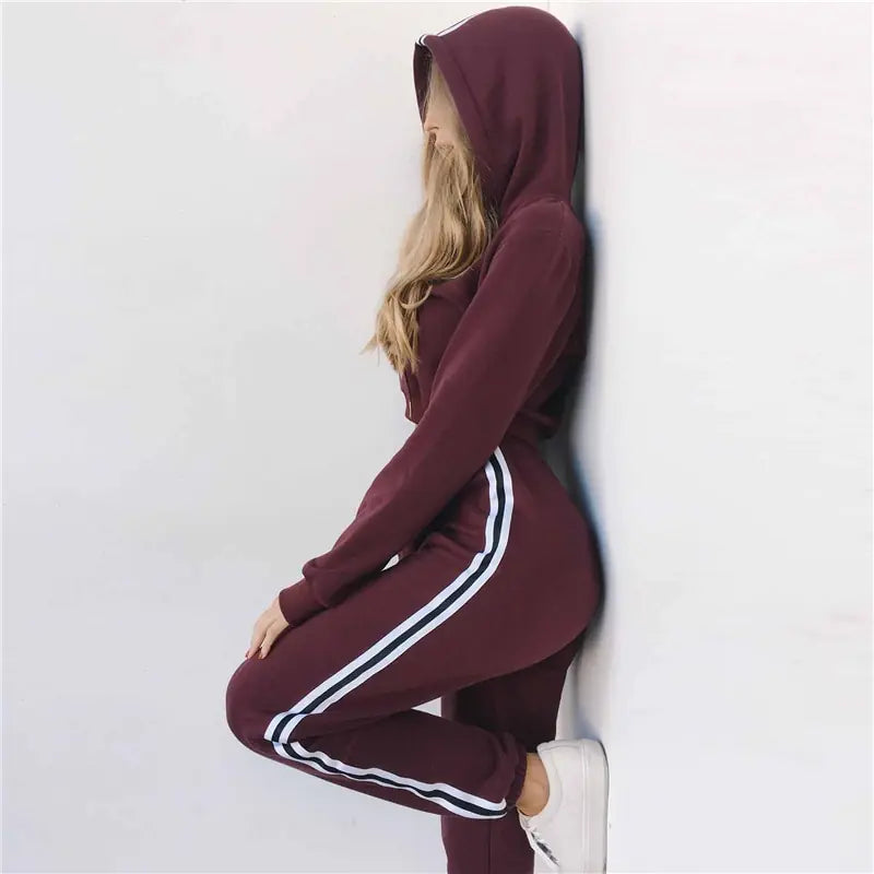 Conjunto Deportivo con Sudadera con Capucha para Actividades al Aire Libre