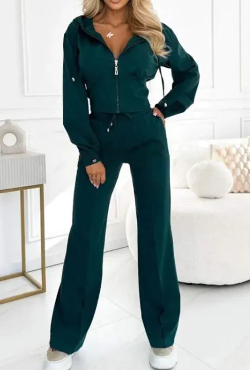Conjunto Chaqueta con Capucha y Pantalón