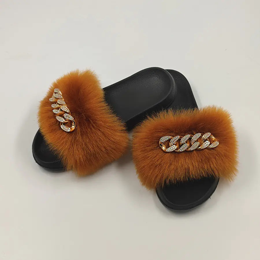 Chanclas con Plumas y Cadena