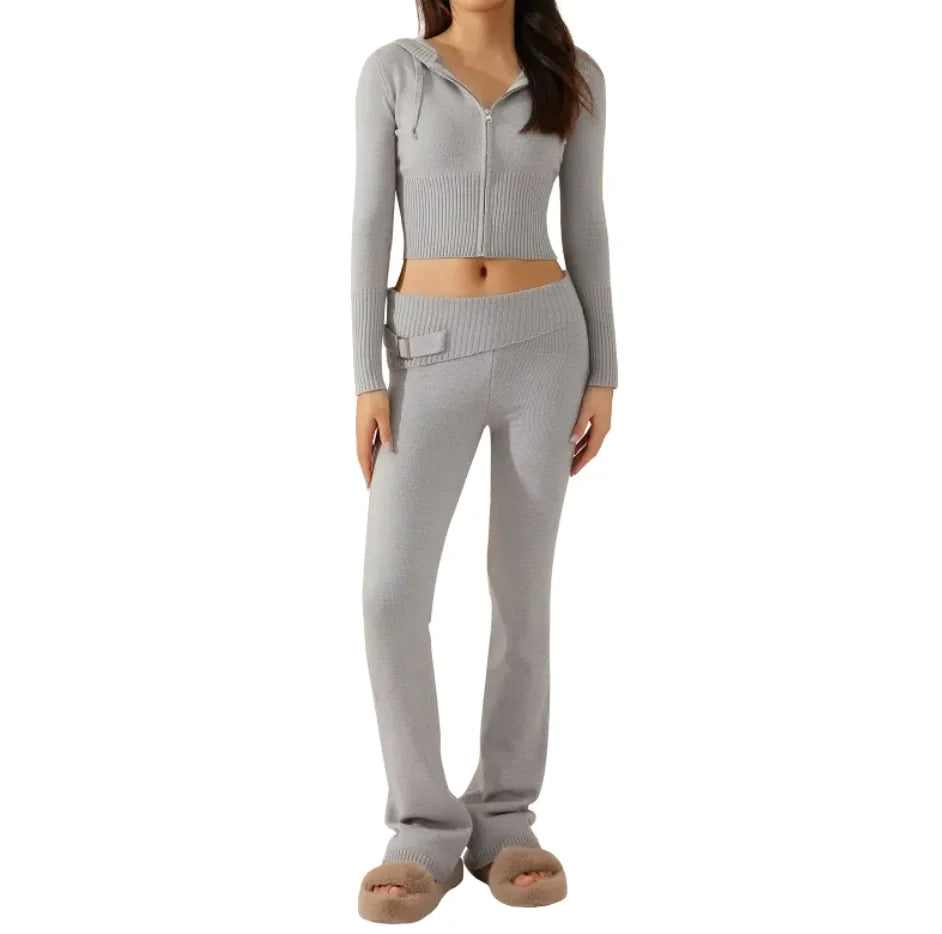 Conjunto de Dos Piezas con Capucha de Punto
