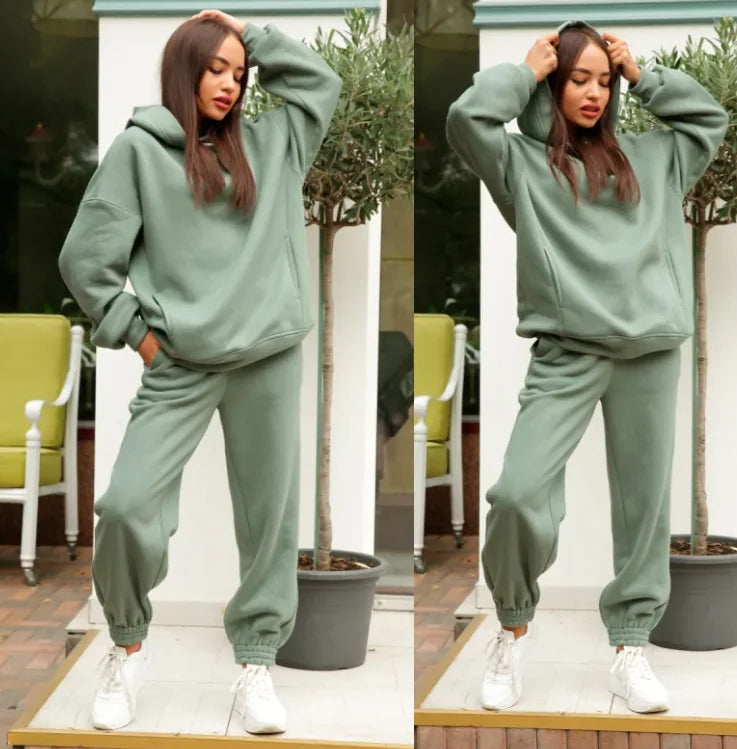 Conjunto de Suéter con Capucha y Pantalones