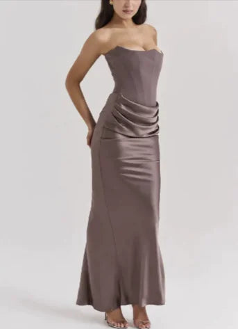 Vestido de Seda Sin Hombros