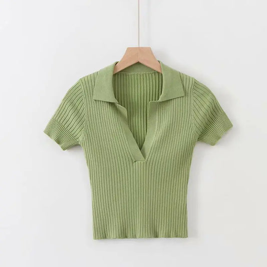 Top Corto de Punto con Cuello en V – Colores Sólidos