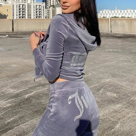 Conjunto Juicy de Terciopelo y Pedrería