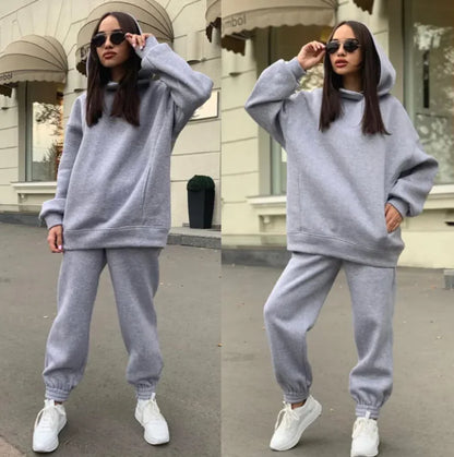 Conjunto de Suéter con Capucha y Pantalones
