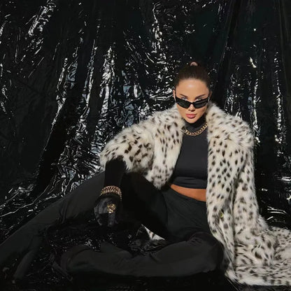 Abrigo de Piel Sintética con Estampado de Leopardo