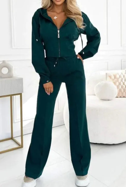 Conjunto Chaqueta con Capucha y Pantalón