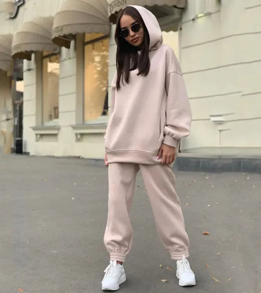 Conjunto de Suéter con Capucha y Pantalones