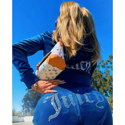 Conjunto Juicy de Terciopelo y Pedrería