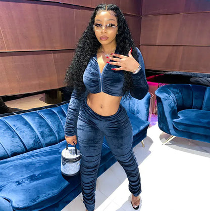 Conjunto Casual de Crop Top con Capucha y Pantalón Ajustado