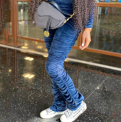 Conjunto Casual de Crop Top con Capucha y Pantalón Ajustado