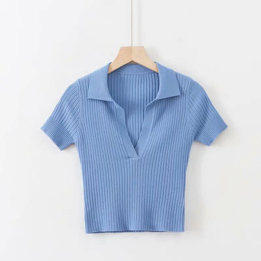 Top Corto de Punto con Cuello en V – Colores Sólidos